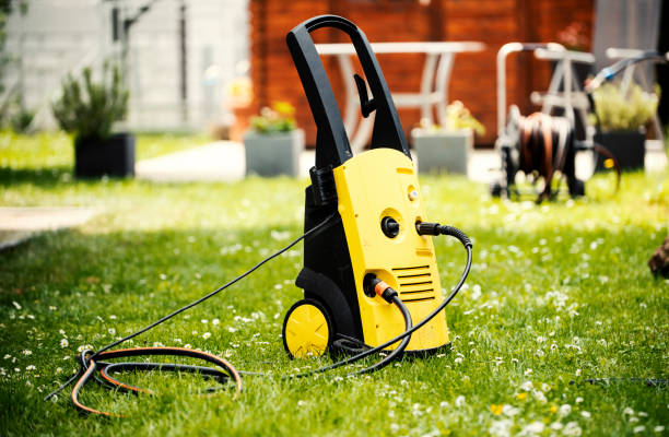 Best Patio and Deck Pressure Washing  in Deltona, FL